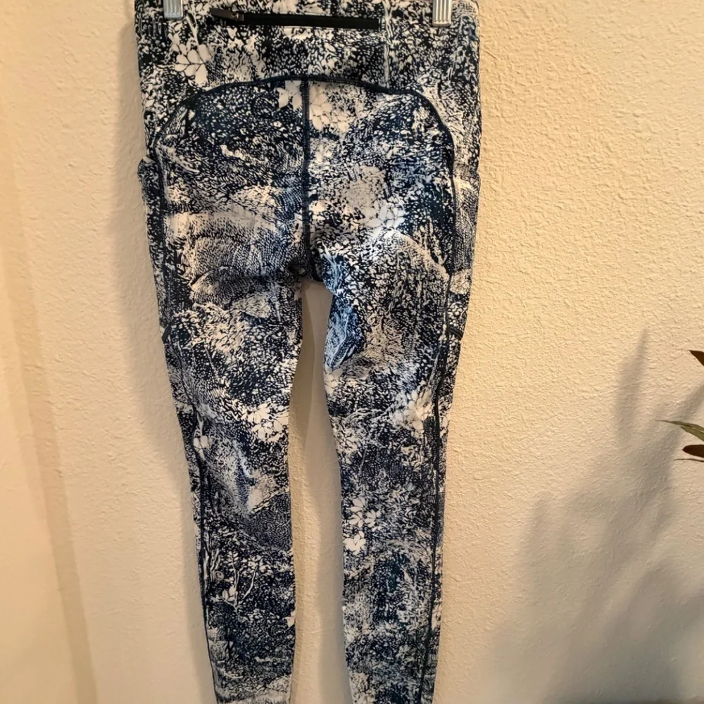 🍋Lululemon Speed Up Tight, Full On Luxtreme, Size 4, Like New